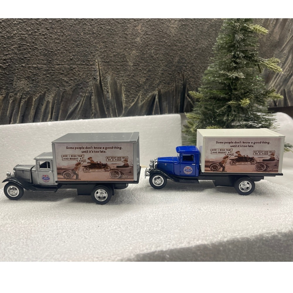 2pc Ford 1934 Delivery Box Trucks Vintage Diecast Christmas Village Railroad
